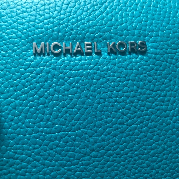 MICHAEL KORS-NWT Turquoise Leather Handbag - Picture 5 of 16